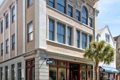 Image de Goldleaf Suite at 360 King