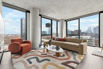 Image de Skyline Views in 3br Apartment w/ Top Amenities