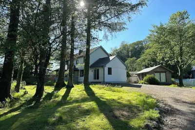 Highland Hideaway - fully refurbished 5 bedroom cottage near Glencoe
