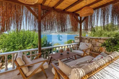 Image de 3 Bedroom Villa Kisla with private pool, sea views, roof terrace and games room