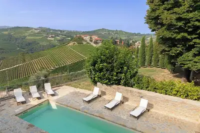 Image de La Dimora delle Langhe - Pool and private vineyard on the Neive hills