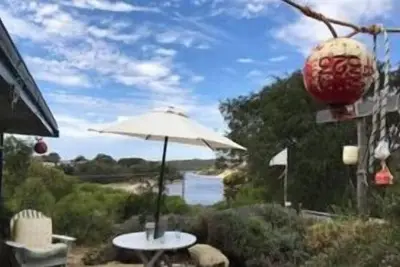 Image de Moorestone- Back to Yesteryear