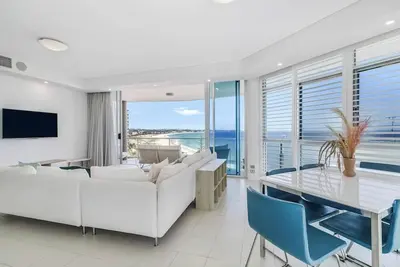 Image de Aqua La Vista A Dreamy Coastal Escape by the Beach