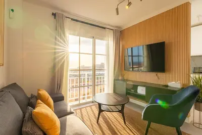 Image de Appartement Moderne avec Vue, Piscine et Parking - 4 Pers