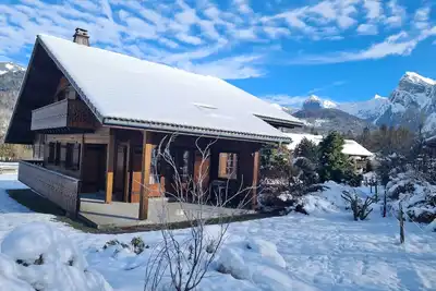 Image de Le Grand Gaby : Chalet spacieux près des pistes et d'un lac bleu