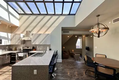 Image de Downtown Luxury 2br Penthouse Apt