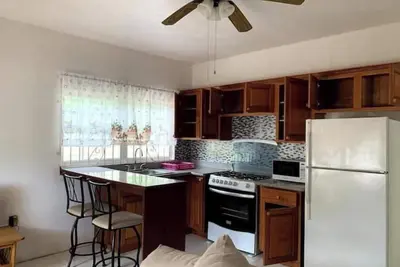 Image de Spacious 2-bedroom apartment with Ac, WiFi in St. Peters