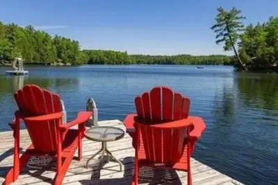 Image de Pine Bay Hideaway. Perfect waterfront escape in a lakeside retreat!