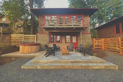 Image de Huckleberry House - New Listing!