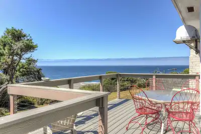 Image de Lucky Ewe | Ocean View Retreat!