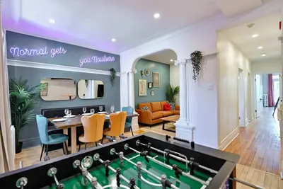 Image de Mtlvr #21 | Prime Plateau flat, 7 beds, ping-pong