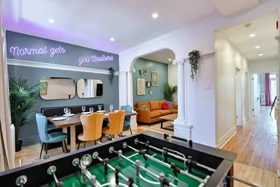 Image de Mtlvr #22 | Plateau, foosball table ping-pong, A/C