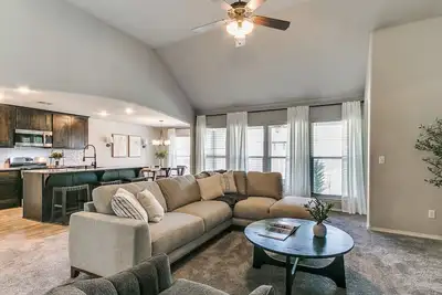 Image de Where Comfort Meets Convenience in Crystal Creek