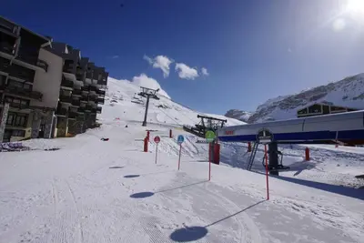 Image de À 10m des pistes de ski, 4ème étage, balcon, télévision, casier à ski, 110m², Tignes
