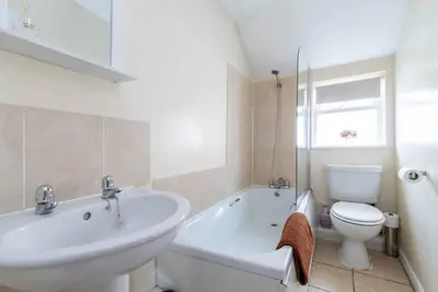 Characterful 2 bedroom apartment - Central location