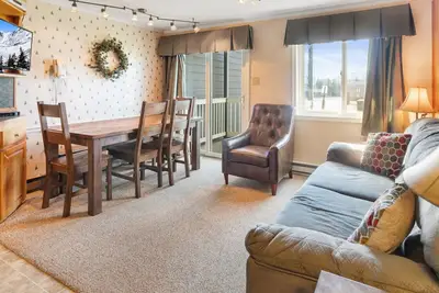 Image de Literally Steps Away From Slopes Ez Parking WiFi