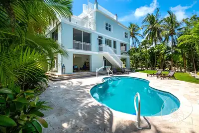 Image de Morada Breeze ~ 6 Bedroom Plantation Key Home with Pool & Dockage