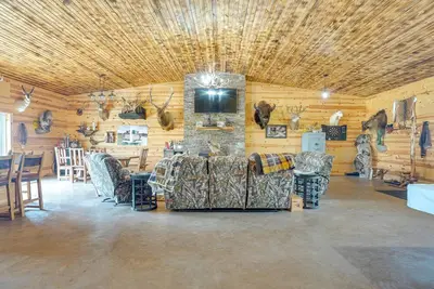 Image de Hunter's Retreat in South Dakota: Patio, Fire Pit
