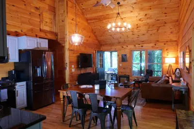 Image de Modern 3br/3ba Boone Cabin: Hot Tub, Game Room, Porch, Near Trails and Downtown