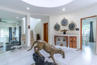 Image de Spacious 5-bedroom house in beautiful Cancún with private pool, cenote, WiFi, Ac