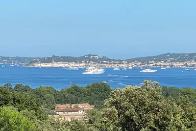 Image de Grand duplex 4 chambres dans un domaine privé avec piscines et vue mer