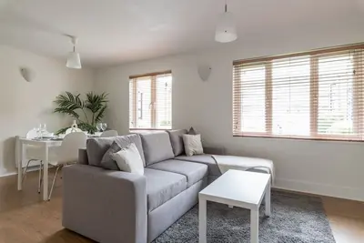 Image de Bright Fully Furnished Apartment/ 2 Parking Spaces