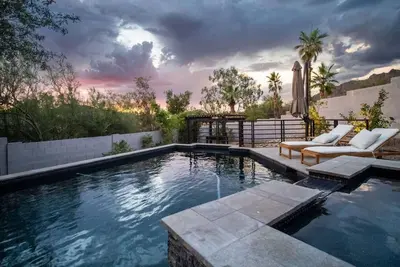 Image de Phoenix Oasis With Private Pool & Spa. Sleeps 8