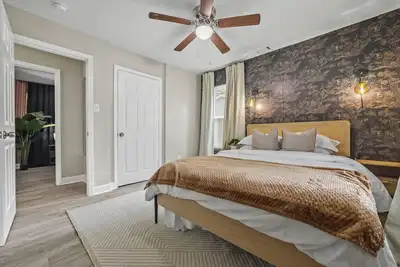 Image de 4 Bedroom Home Near Mercedes-Benz Stadium Perfect 4 World Cup