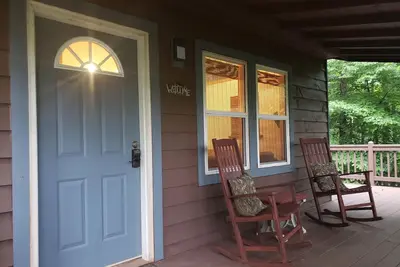 Image de Cozy cabin in the woods with Ac, WiFi in awesome Sylva