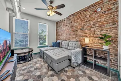 Image de 2 Bed 2 Bath + In-Unit Washer/Dryer+Dishwasher 2c