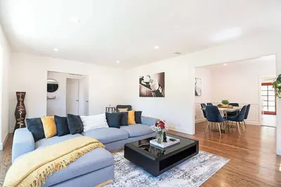 Image de Charming 3-bedroom house with Large Backyard Near Universal Studios