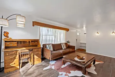 Image de 2Woodland 1950 Cabin