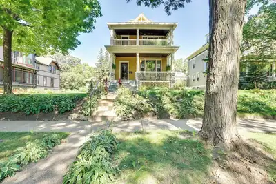 Image de Historic Cathedral Hill Home w/ Shared Backyard!