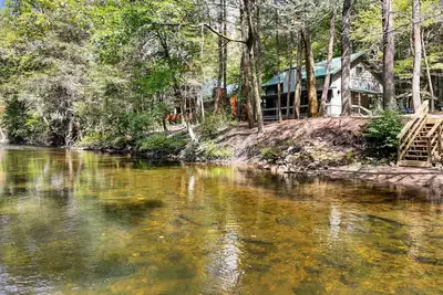 Image de Prime Trout Water! River Front Cottage in the beautiful Blue Ridge Mountains.