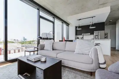 Image de Sweet West Loop 2br w/ Rooftop, Spa, Pool & Gym, by Blueground