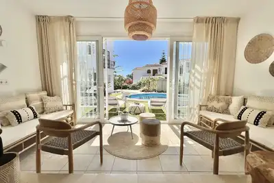 Image de 49 - Townhouse proche de la mer a Riviera