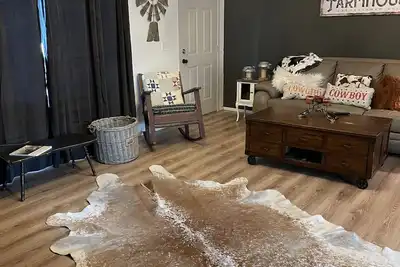 Image de Farm stay on 32 Acres - Hot Tub - 30 Min to Bluewood Skiing