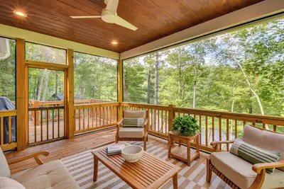 4 Mi to Ski Sapphire! Lakefront Cabin w/ Dock