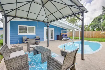 Image de Mins from Anna Maria Island: Bright Home w/ Pool!