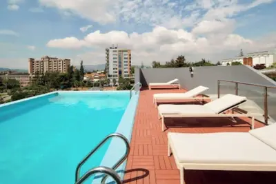 Chic 1-bedroom apartment with Ac, Swimming pool, fitness room in wonderful Kigali