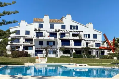 Image de High end, On beach, Charming 2bedroom app with WiFi, Ac in beautiful Calahonda
