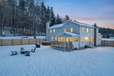Image de Newly Renovated 5-Br Home 10-min to Okemo