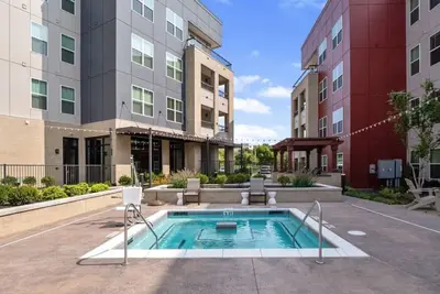 Image de Landing at The Parq at Chesterfield - 2 Bedroom. . .