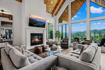 Image de Summit Skye ~ 7br, Indoor Pool, Hot Tub, Gym, Amazing Views!