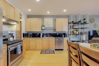 Image de Downtown Deluxe Townhome, near Unm