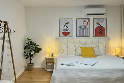 Image de Filin Home with King Size Bed in the center of Chisinau