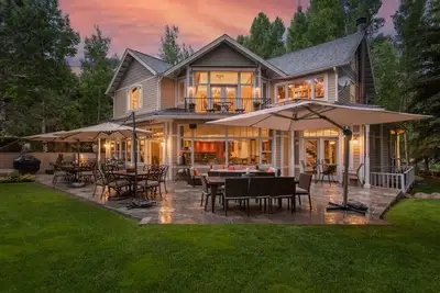 Image de Nestled in Aspen's West End