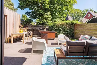 Image de The Perfect Getaway Close to the Beach and Vibrant City Center!