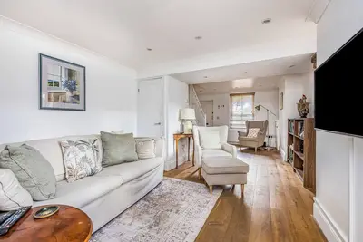 Image de Charming Chichester Home w Garden | Pass The Keys