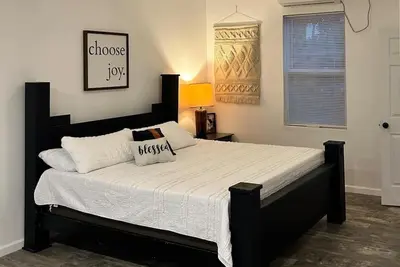 Spacious townhome convenient to everything! Great rates! ! ⭐⭐⭐⭐⭐\n